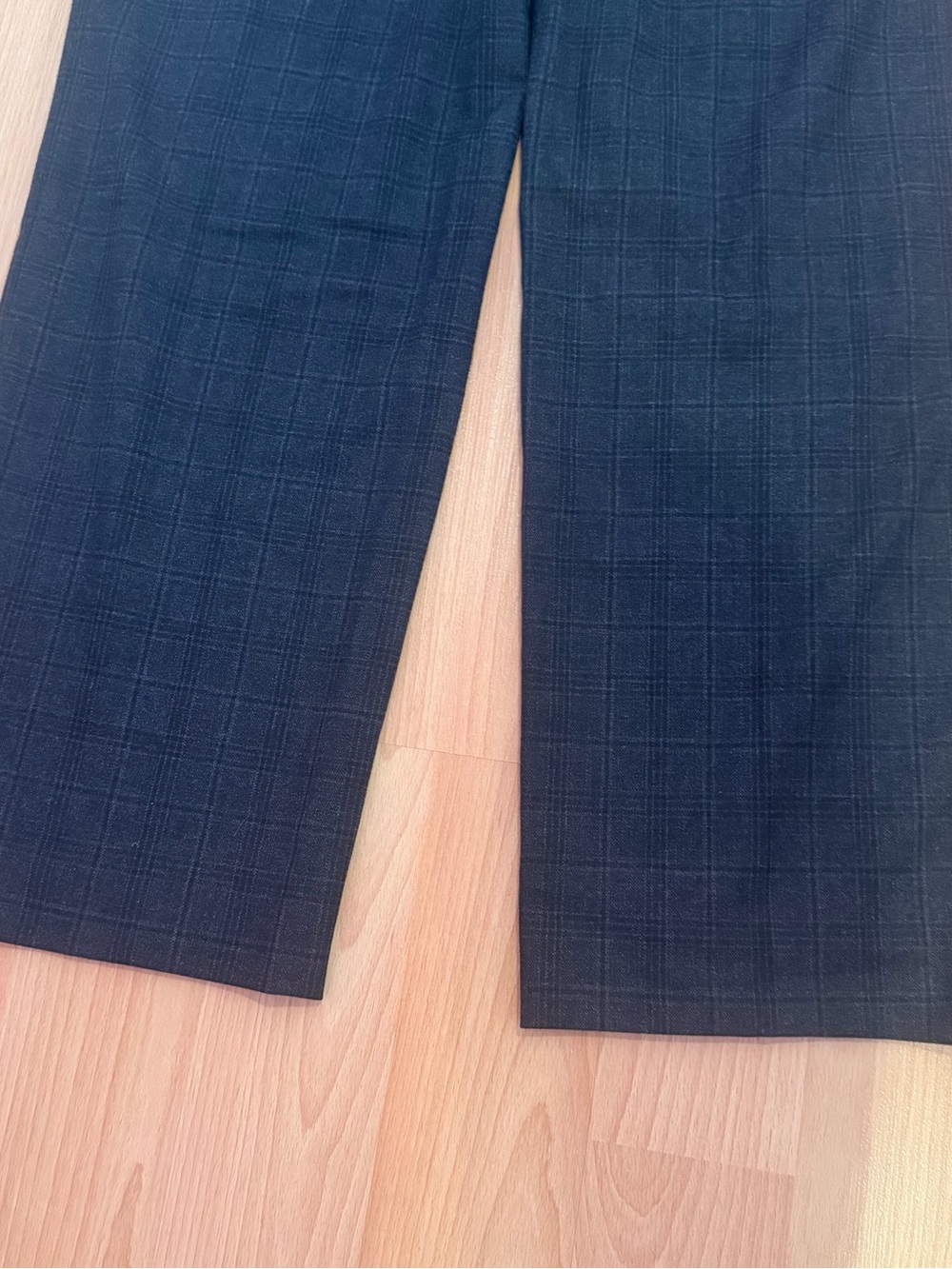 Aritzia Effortless Pant Trousers Dark Grey Plaid (NWT) high rise regular length - Picture 16 of 16